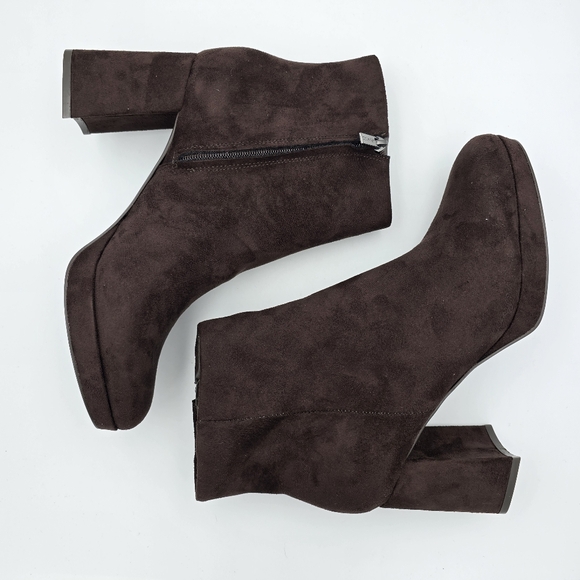 Calvin Klein Uda 2 Faux Suede Heeled Ankle Booties, Chocolate (Brown), Wmns 8.5M - Picture 16 of 16